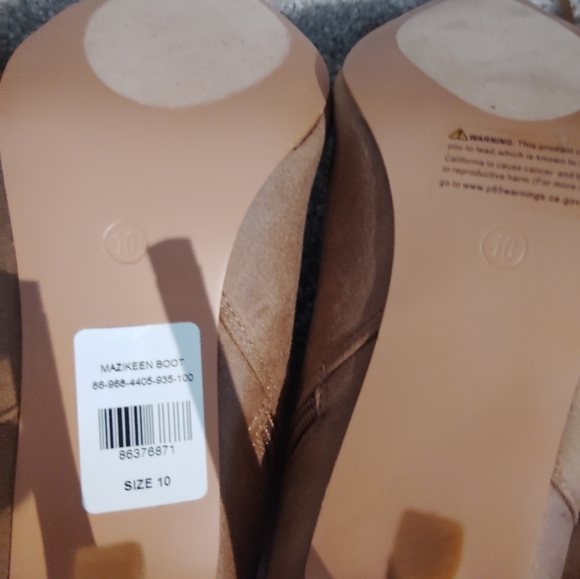 NEW YORK AND COMPANY MAZIKEEN SIDE FRINGE BOOT - Picture 2 of 3